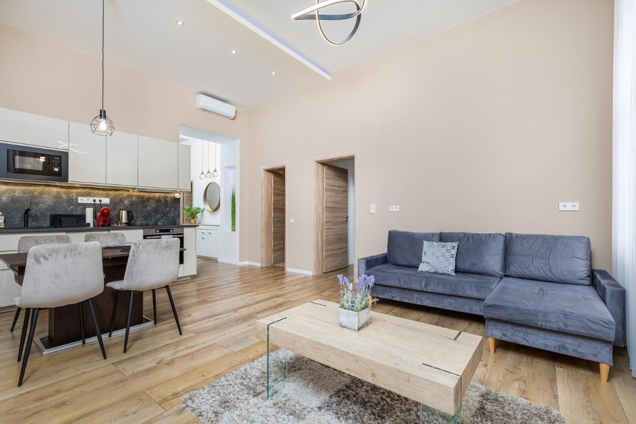 Csengery Deluxe With Balcony Apartament Budapesta